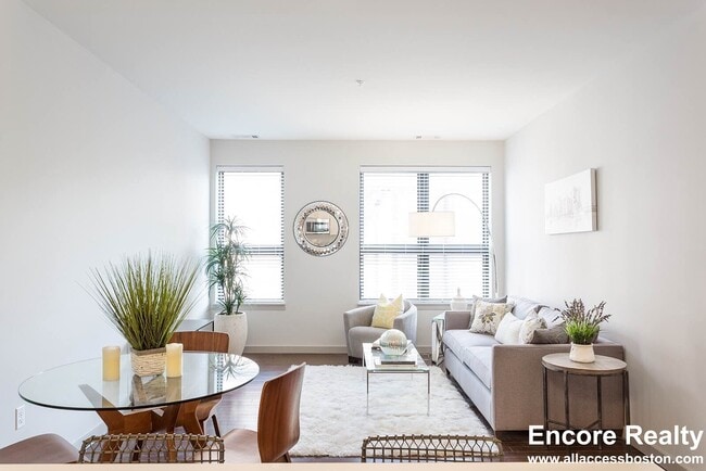 Building Photo - 45 Marion St