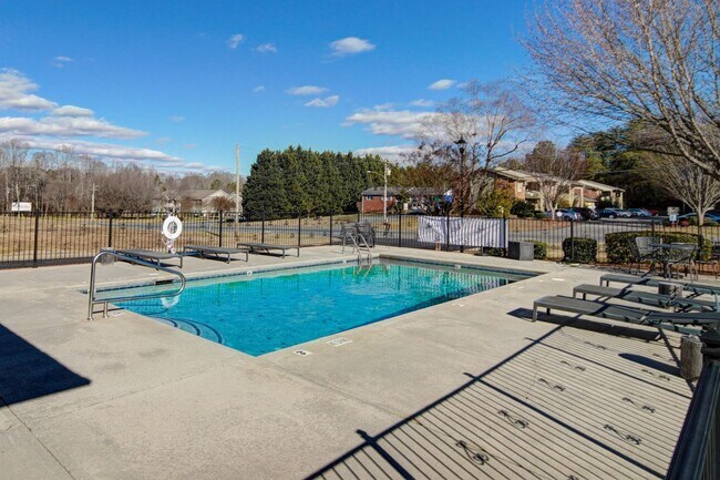 Building Photo - Spacious well-equipped 2bed/2bath in the h...