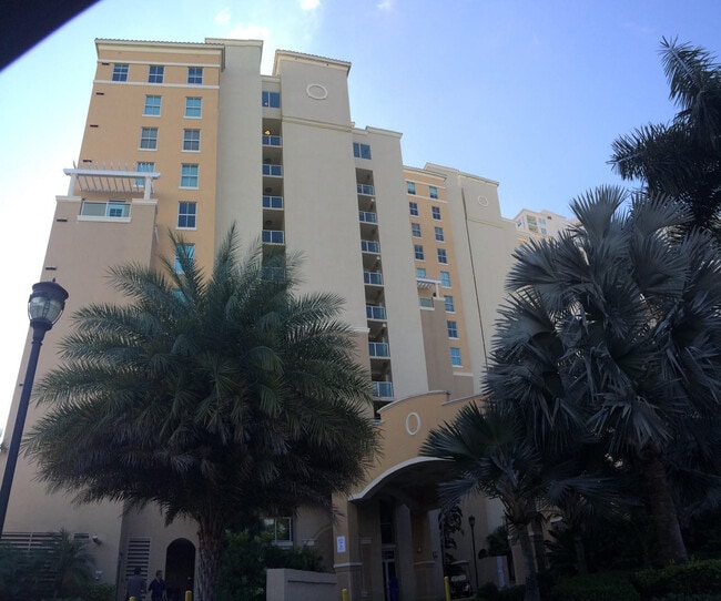 Foto del edificio - 3340 NE 190th St