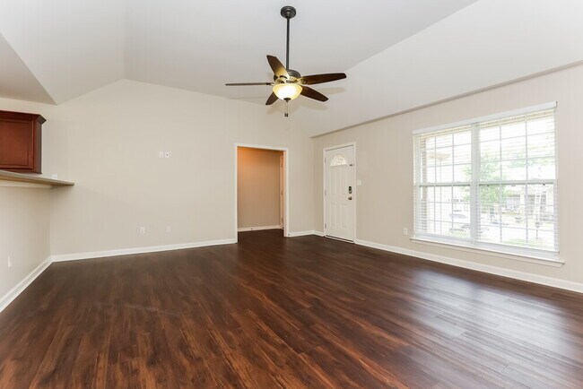 Building Photo - 2015 Slayton Dr