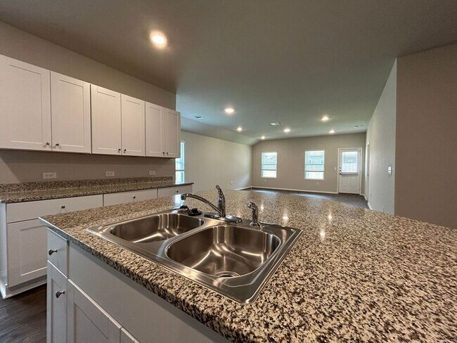 Foto del edificio - 6025 Montrelia Dr