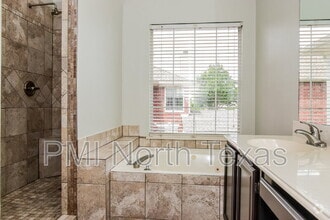 Building Photo - 2713 Summit View Dr