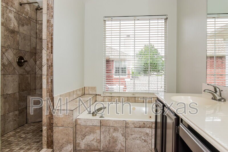 Foto principal - 2713 Summit View Dr