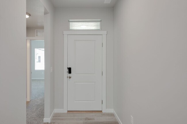 Foto del edificio - 4 Bedroom Home.