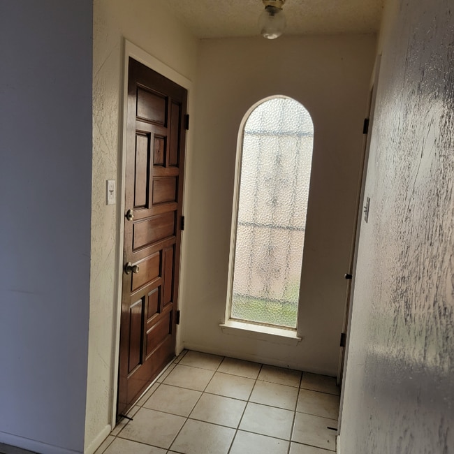 Building Photo - 3326 Scenic Ln