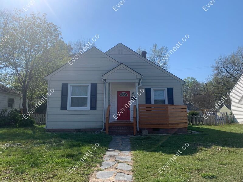 Primary Photo - 2710 Wellington St