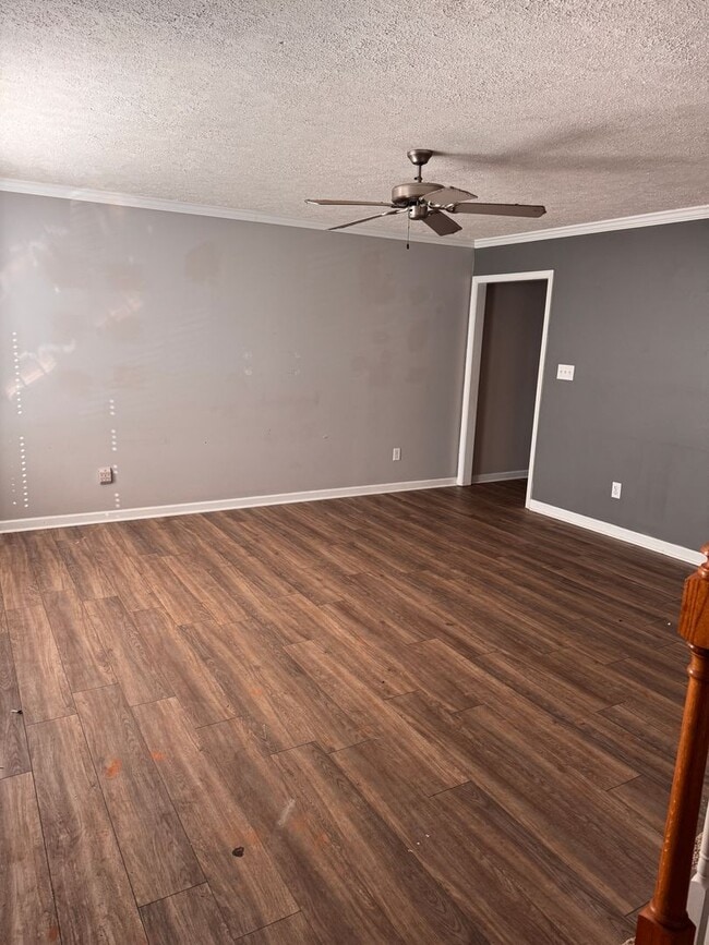 3 Bedroom || 3.5 Bathroom - Townhome - 3 Bedroom || 3.5 Bathroom - Townhome