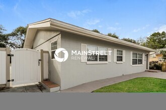 Building Photo - 604 Prairie Lake Dr