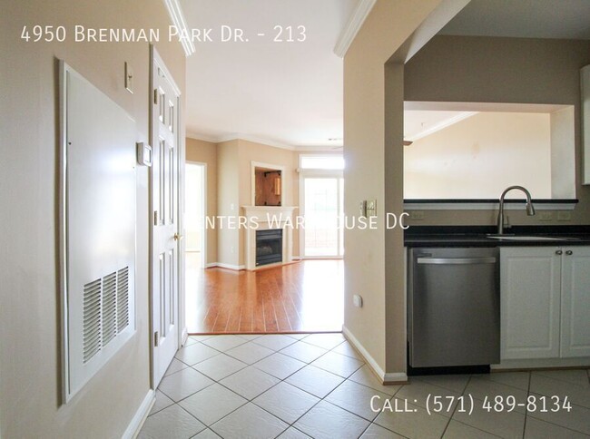 Foto del edificio - 4950 Brenman Park Dr