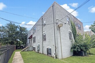 Building Photo - 4330 Halley Terrace SE