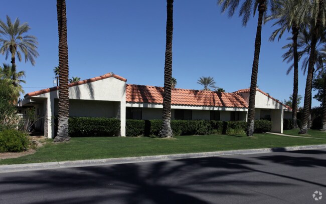 Foto del edificio - 73450 Royal Palm Dr