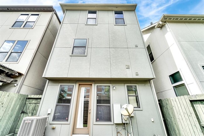 Building Photo - 11013 Sherwood Grv