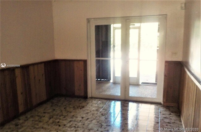 Foto del edificio - 4637 SW 24th Ave