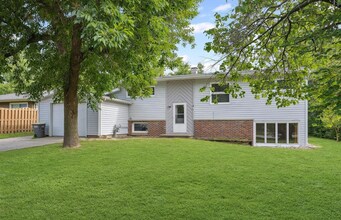 Building Photo - 1912 Indian Trail Dr