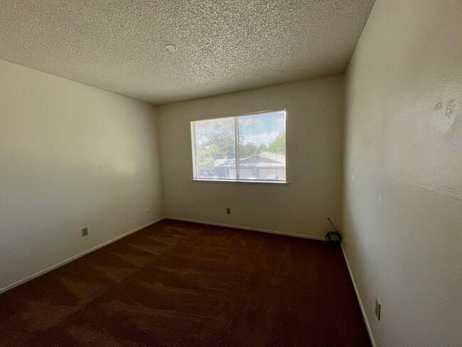 Building Photo - 2 Bed/1 Bath Foothill Farms Condo with Private Patio