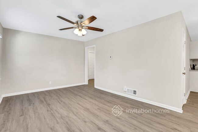 Building Photo - 2032 Rebecca Ln
