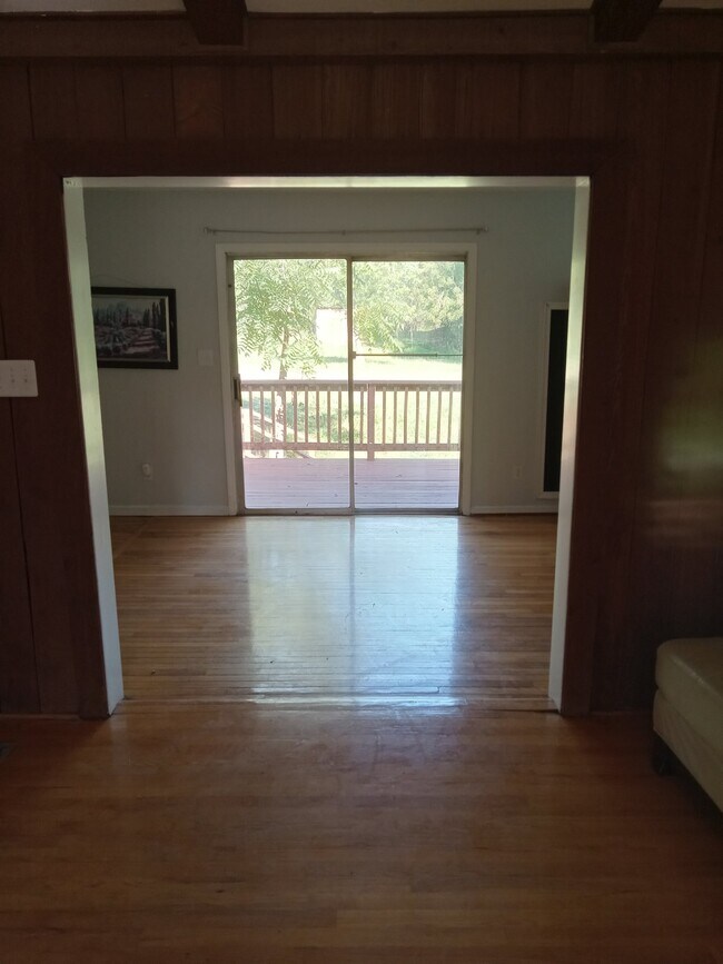 Building Photo - 6518 Alexander Dr