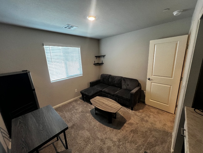 Foto del edificio - 7377 Dragonfruit Ave