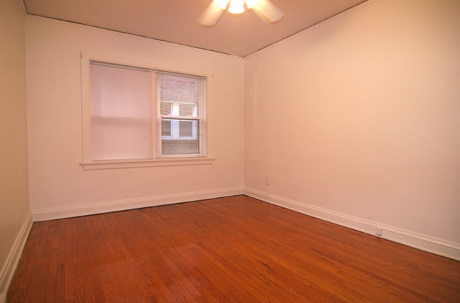 Building Photo - Forsyth Apartment