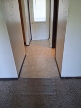 Building Photo - 910 W 24th St