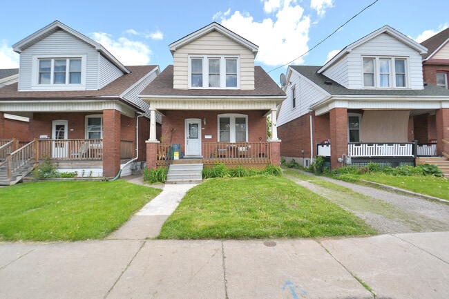 Building Photo - 102 Belmont Av
