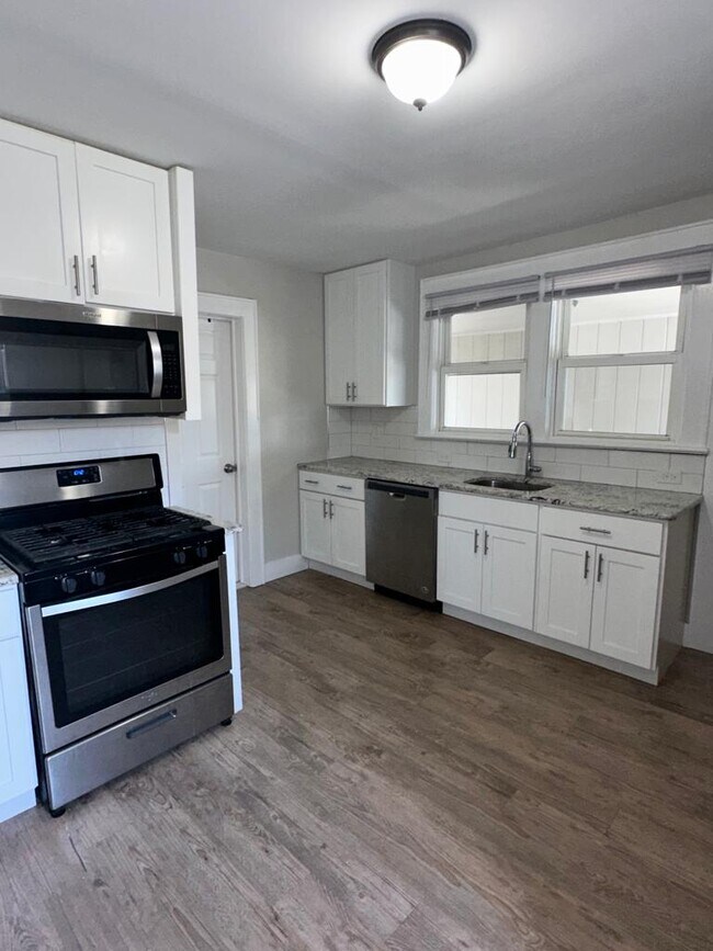 Building Photo - 139 Hancox Ave