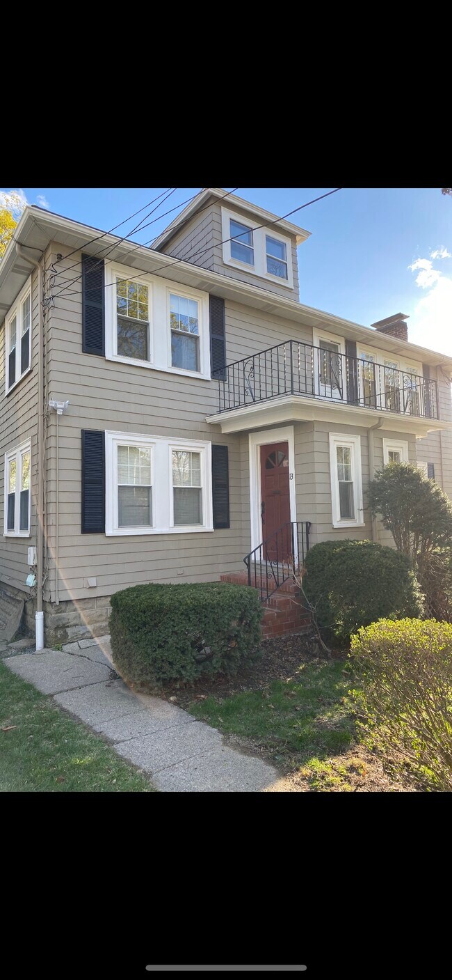 Building Photo - 13 Walcott Rd