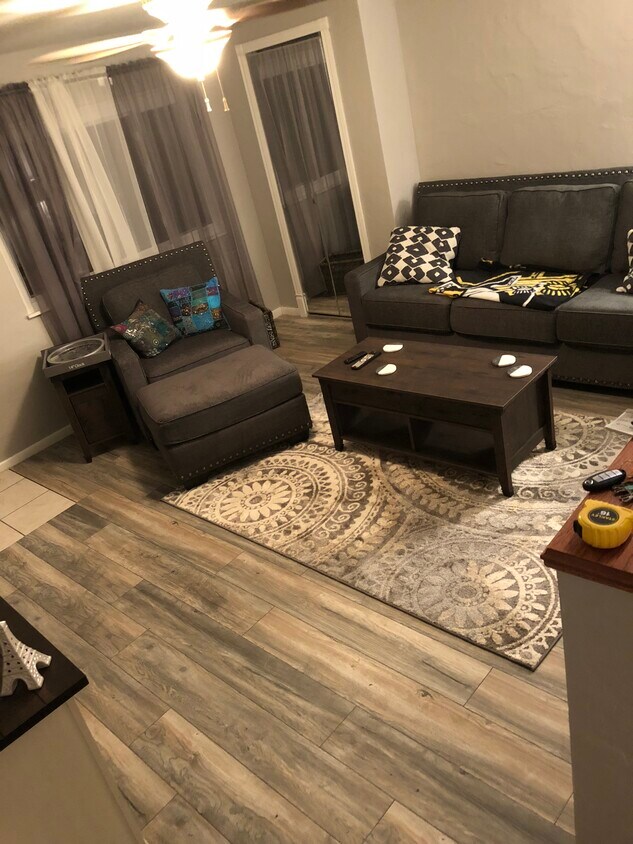 Foto principal - 2822 Mary St