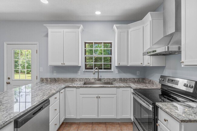 Foto del edificio - 7468 Brightwood St