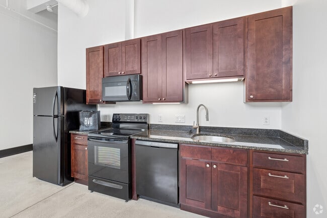 1BR, 1BA - 880SF - Kitchen - BVQ Lofts