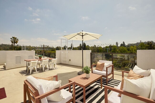 Foto del edificio - 6899 Pollard St