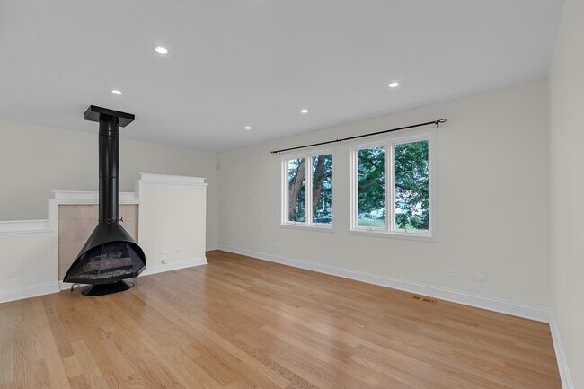 Foto del edificio - 608 W Inverrary Ln