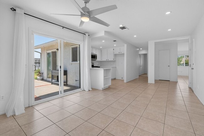 Building Photo - 263 Greenbriar Ct