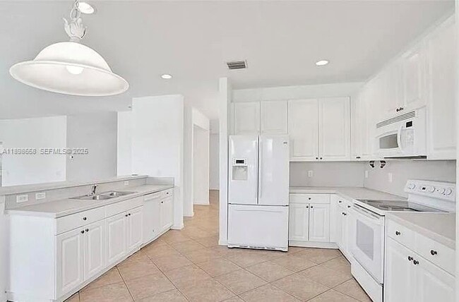 Building Photo - 1042 Sunflower Cir