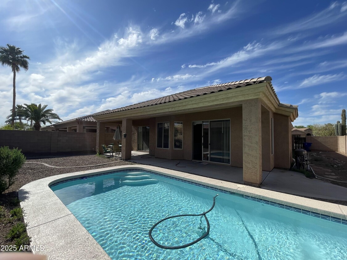 Primary Photo - 901 W Oriole Way