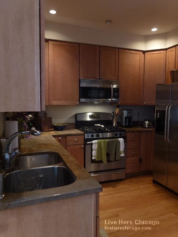 Primary Photo - 422 W Armitage Ave
