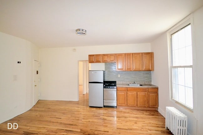 Building Photo - 269 Devoe St