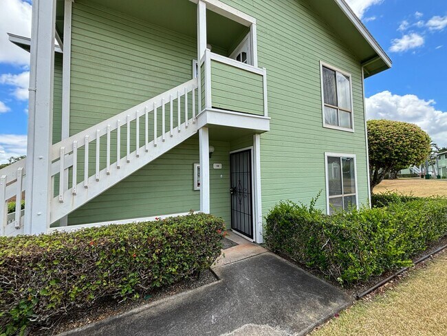 Building Photo - Miliani Parkway 2 Bed 1 Bath Unit For Rent...