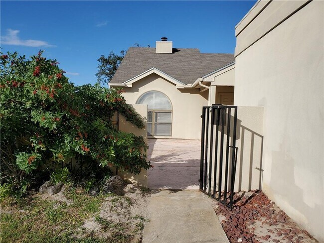 Building Photo - 110 Santa Fe