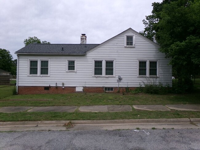 Building Photo - 1408 E M.L.K. Jr Dr