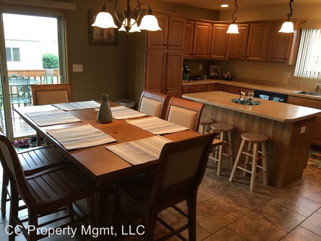 Foto del edificio - 2 br, 2 bath House - 2423 Smith Ave
