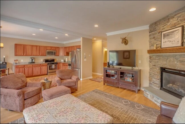 Building Photo - 130 Woodland Loop