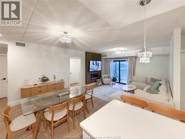 Photo du bâtiment - 2600 Sandwich W Pkwy