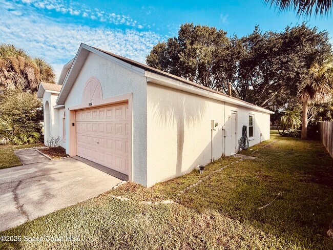 Building Photo - 1686 Rustic Way