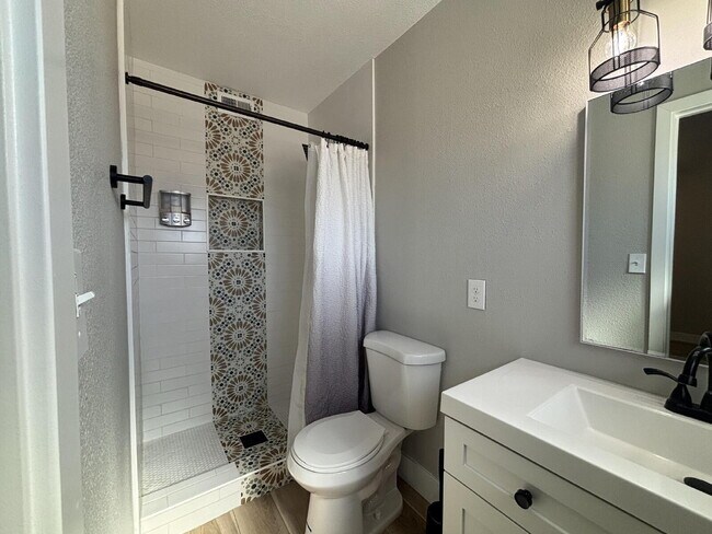 Foto del edificio - 3BR/2BA Single-Story — Minutes to Strip & Airport