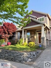 Building Photo - 13611 NW Stonebridge Dr
