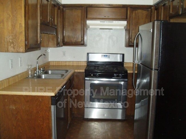 Foto del edificio - 12400 Hardin Ct NE