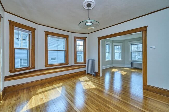 Building Photo - 125 Winsor Ave
