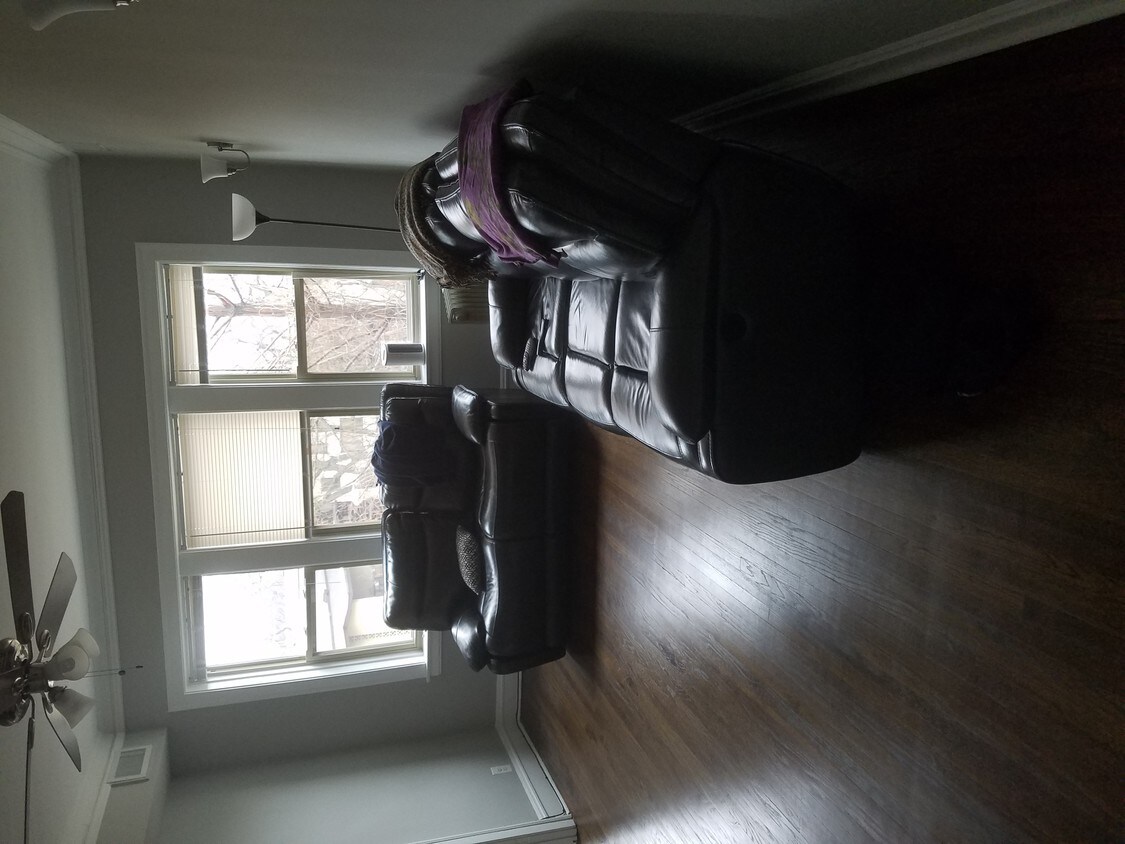 Foto principal - 1026 Washington Blvd