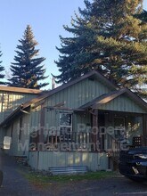 Building Photo - 1170 NE Harvey Rd